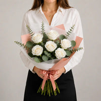 Ramo Essential de Rosas Brancas