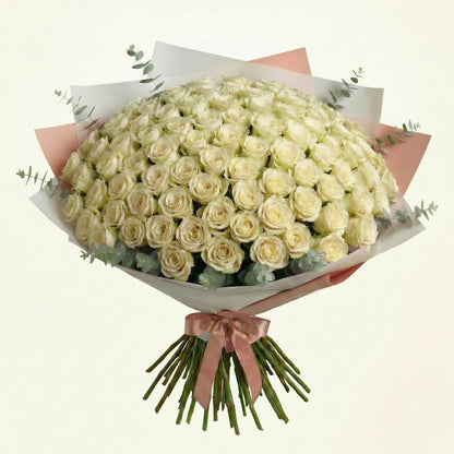 High-End-Strauß mit 100 weißen Rosen