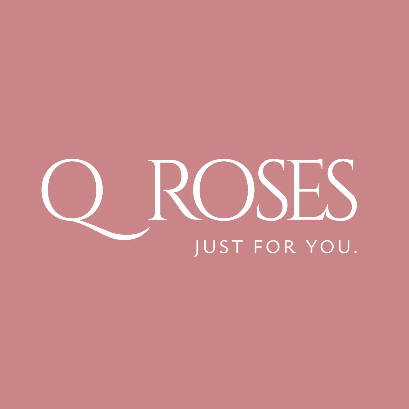 Logótipo oficial da QRoses sobre fundo rosa elegante para página de entrega de rosas