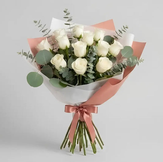 Ramo 12 Rosas Brancas Frontal