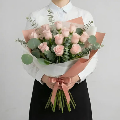 Ramo 12 Rosas Cor de Rosa Modelo