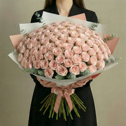 High-End-Strauß mit 100 rosa Rosen